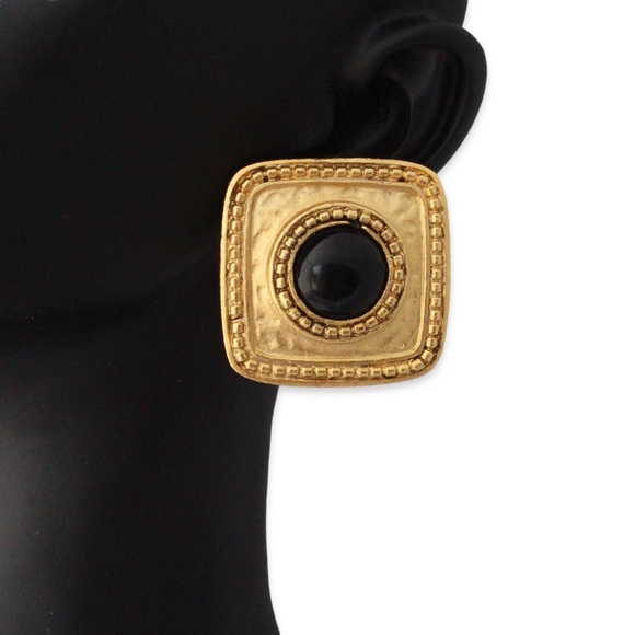 Vintage Etruscan Revival Clip On Earrings Black Cabochon Gold Tone Large Square - Picture 4 of 4